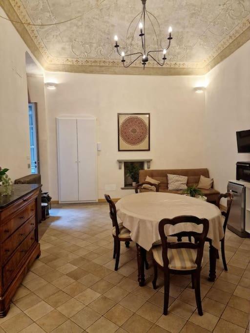 Elegante Appartamento In Centro. Turin Bagian luar foto
