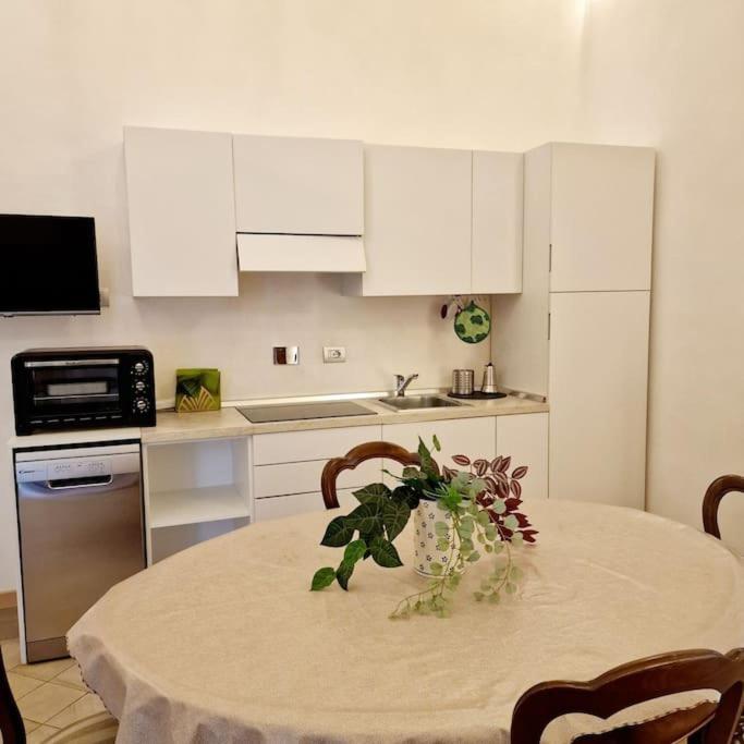 Elegante Appartamento In Centro. Turin Bagian luar foto
