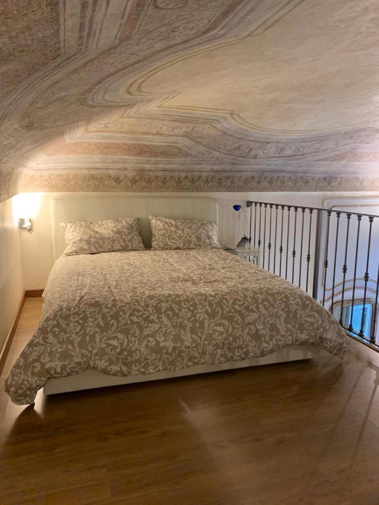 Elegante Appartamento In Centro. Turin Bagian luar foto